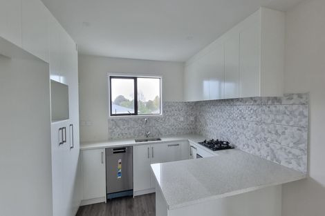 Photo of property in 2b Glenvil Lane, Te Atatu Peninsula, Auckland, 0610