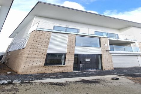 Photo of property in 2b Glenvil Lane, Te Atatu Peninsula, Auckland, 0610