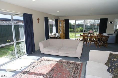 Photo of property in 7 Jasper Place, Northwood, Christchurch, 8051