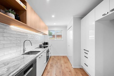 Photo of property in 52d Whites Line West, Woburn, Lower Hutt, 5010