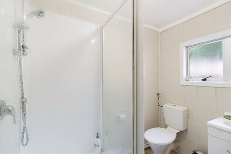 Photo of property in 1a/1 Divich Avenue, Te Atatu South, Auckland, 0610