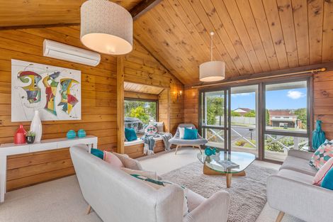 Photo of property in 43 Palmyra Way, Half Moon Bay, Auckland, 2012