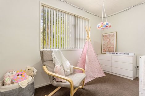 Photo of property in 98 Reynella Drive, Massey, Auckland, 0614