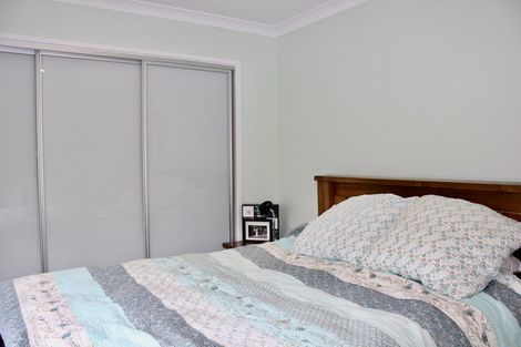 Photo of property in 56 Taipari Road, Te Atatu Peninsula, Auckland, 0610