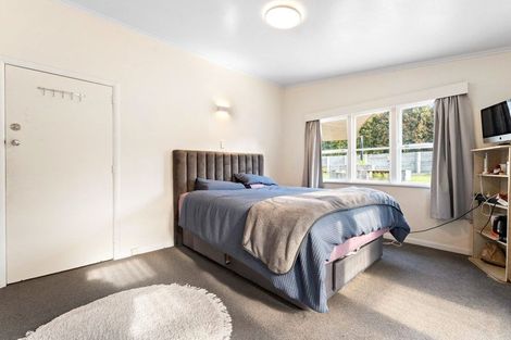 Photo of property in 6 Merville Avenue, Te Atatu South, Auckland, 0610