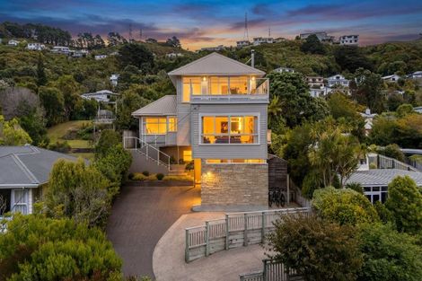 Photo of property in 43 Silverstream Road, Crofton Downs, Wellington, 6035
