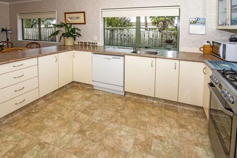 Photo of property in 52 Cambridge Terrace, Masterton, 5810