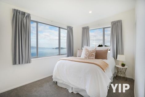 Photo of property in 4b Sunhaven Drive, Newlands, Wellington, 6037