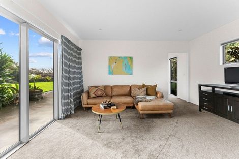 Photo of property in 68 Mcgiven Drive, Ridgewood, New Plymouth, 4371
