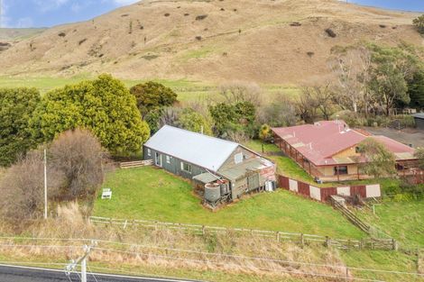 Photo of property in 872 Pourerere Road, Omakere, Waipawa, 4271
