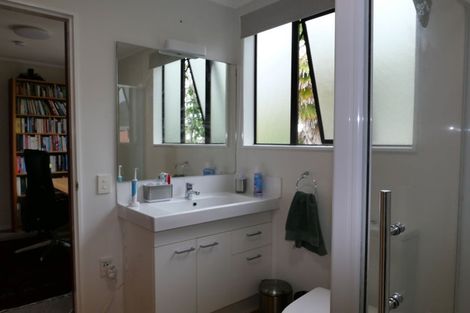 Photo of property in Willow Court, 6/15 Pehi Kupa Street, Waikanae, 5036