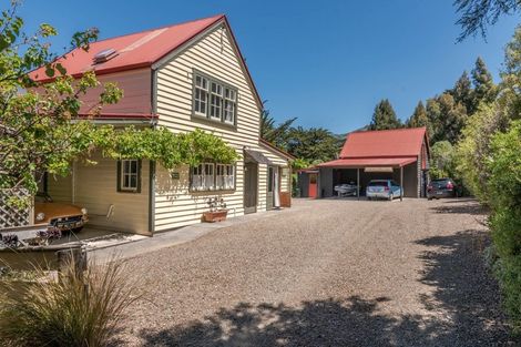 Photo of property in 5971 Christchurch Akaroa Road, Duvauchelle, Akaroa, 7581