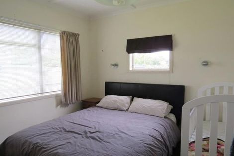 Photo of property in 43 Waiwaka Terrace, Strandon, New Plymouth, 4312