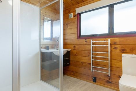 Photo of property in 4 Mahuta Road, Waitahanui, Taupo, 3378