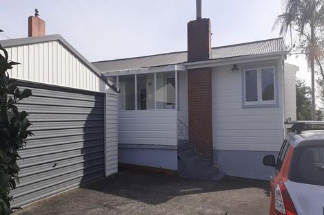 Photo of property in 33 Sturges Road, Henderson, Auckland, 0612