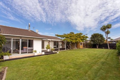 Photo of property in 9b Lydbury Place, Parklands, Christchurch, 8083