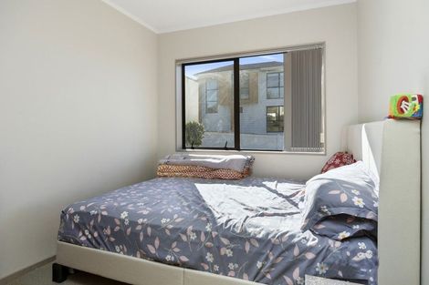 Photo of property in 2/27 Rata Street, New Lynn, Auckland, 0600