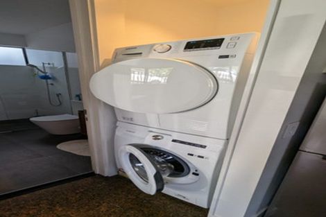 Photo of property in 14 City View Terrace, Birkenhead, Auckland, 0626