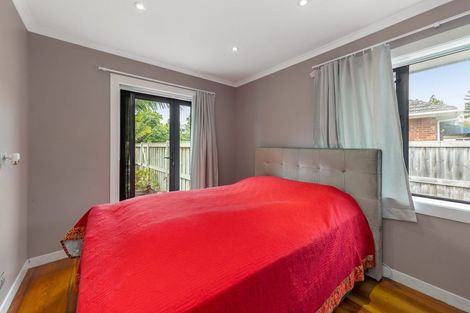 Photo of property in 88 Kaurilands Road, Titirangi, Auckland, 0604