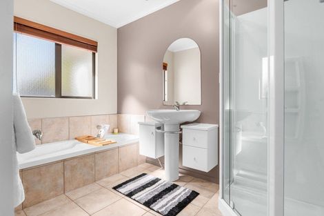 Photo of property in 7 Roderick Place, Rototuna, Hamilton, 3210