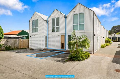 Photo of property in 12 Titoki Close, Matakana, 0985
