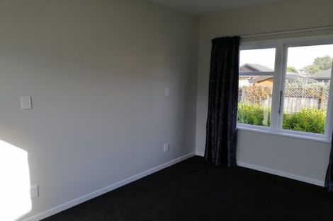 Photo of property in 10f1- Victoria Street, Ebdentown, Upper Hutt, 5018