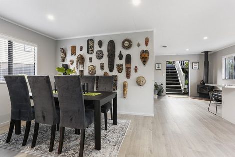 Photo of property in 17 Longview Rise, Massey, Auckland, 0614
