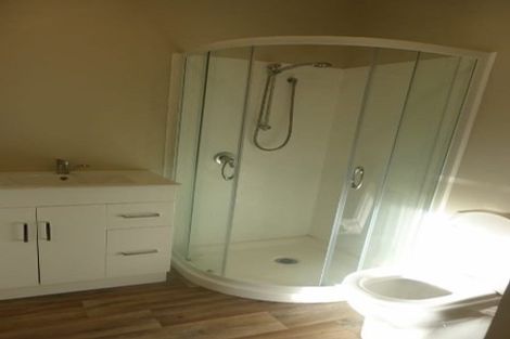 Photo of property in 4 Croziers Road, St Albans, Christchurch, 8052