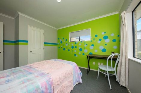 Photo of property in 24a Fruitvale Road, New Lynn, Auckland, 0600