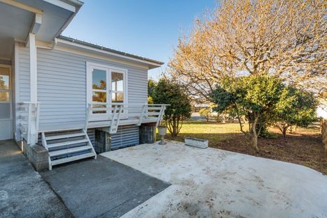 Photo of property in 2 Signal Street, Marton, 4710