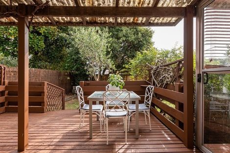 Photo of property in 12 Hollis Road, Paraparaumu Beach, Paraparaumu, 5032