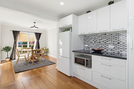Photo of property in 32 Botanical Road, Takaro, Palmerston North, 4412