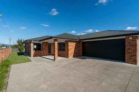 Photo of property in 83 Roberts Line, Kelvin Grove, Palmerston North, 4414