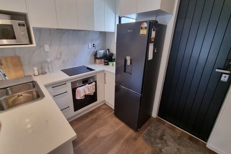 Photo of property in 35 Morihana Close, Glen Eden, 0602
