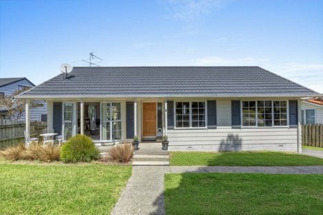 Photo of property in 9 Amorino Drive, Red Beach, 0932