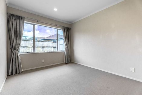 Photo of property in 9 Stranraer Crescent, Wattle Downs, Auckland, 2103