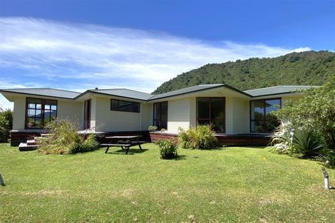Photo of property in 4 Golden Sands Road, Barrytown, Runanga, 7873