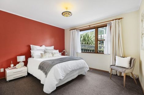 Photo of property in 140 Broderick Road, Johnsonville, Wellington, 6037