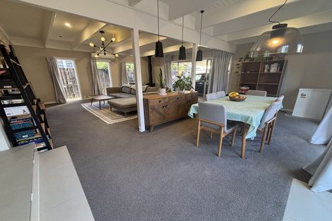 Photo of property in 16 Taikata Road, Te Atatu Peninsula, Auckland, 0610