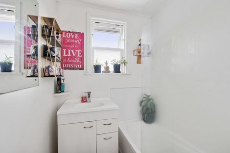 Photo of property in 86 Dimock Street, Titahi Bay, Porirua, 5022