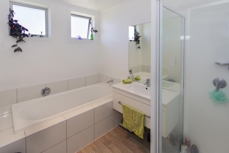 Photo of property in 2b Robertson Street, Oamaru North, Oamaru, 9400