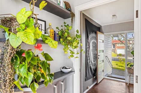 Photo of property in 9 Flaxdale Street, Birkdale, Auckland, 0626