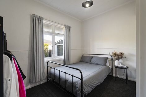 Photo of property in 33 Featherston Street, Takaro, Palmerston North, 4412