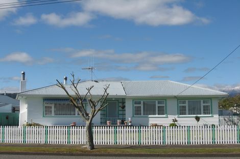 Photo of property in 46 George Street, Levin, 5510