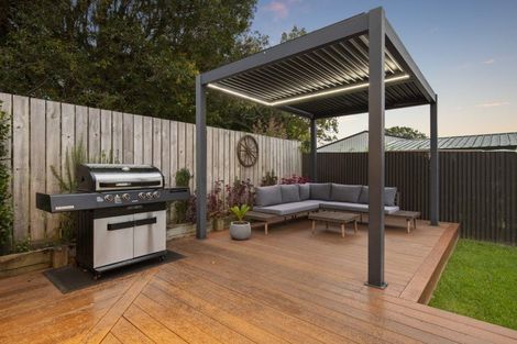 Photo of property in 12a Henry Curd Terrace, Pukekohe, 2120