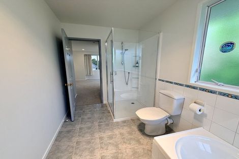 Photo of property in 2/30 Princes Street, Northcote Point, Auckland, 0627