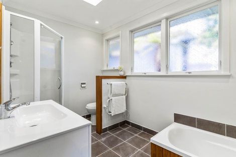 Photo of property in 9 Merchant Avenue, Te Atatu South, Auckland, 0610