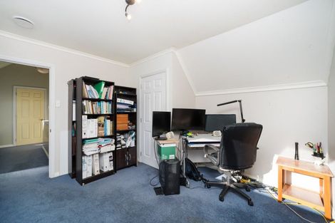 Photo of property in 15 Rothesay Place, Highbury, Palmerston North, 4412