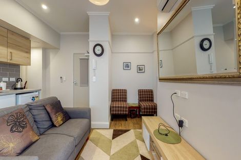 Photo of property in Fountain Court, 48u2 Oriental Parade, Oriental Bay, Wellington, 6011