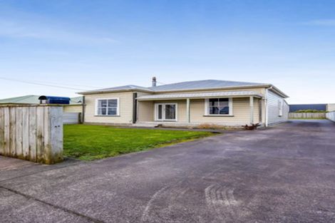 Photo of property in 6 Tawhiti Road, Hawera, 4610